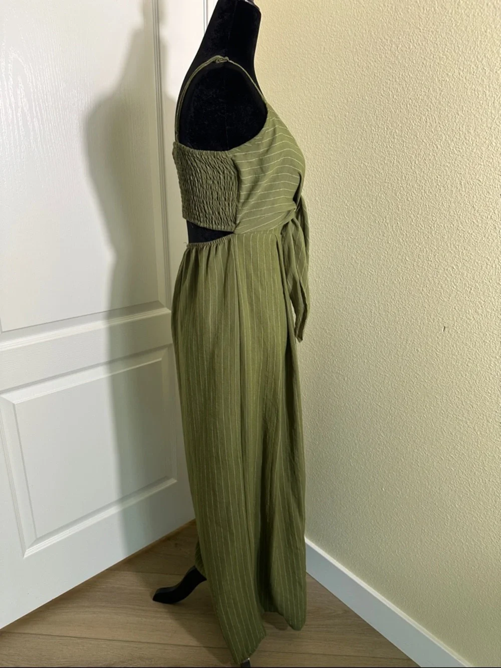 Fly Tomato Olive Green striped Tie-Front Wide-Leg Jumpsuit. Size X-Small - Picture 3 of 10